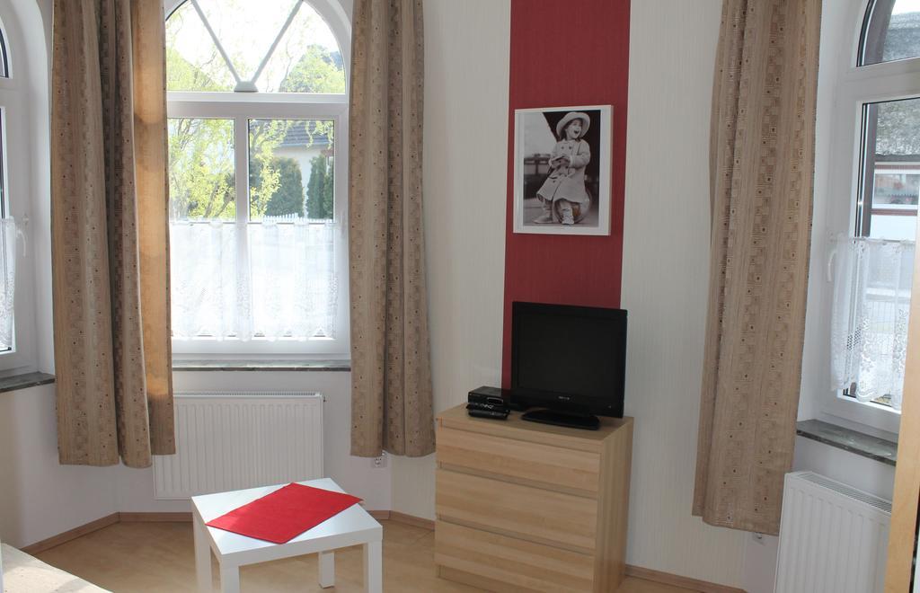 Apartment Mignon - Rot *